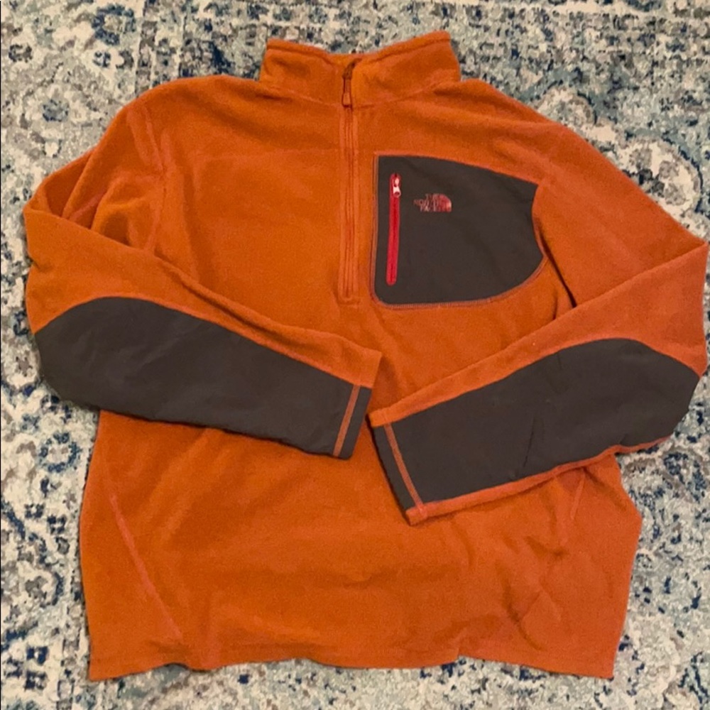 North Face Quarter Zip. Excellent used condition.